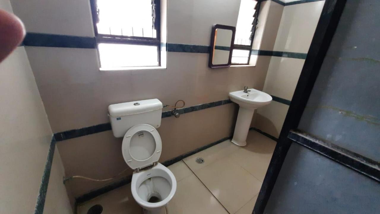 Sugandha Lodge Solapur Exterior photo