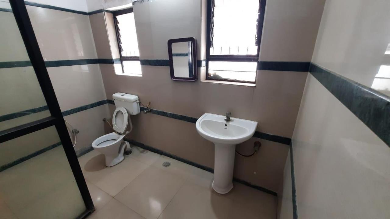 Sugandha Lodge Solapur Exterior photo